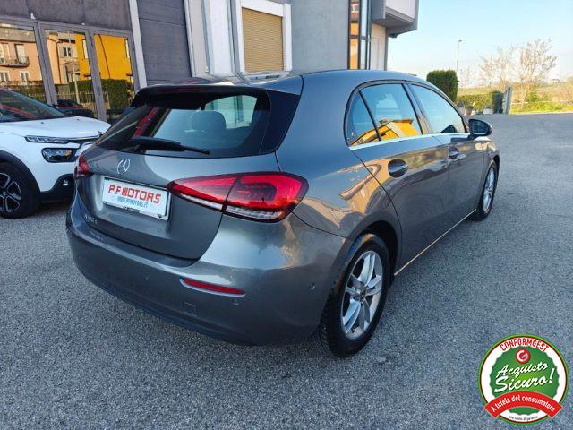 MERCEDES-BENZ A 180 d Automatic Premium