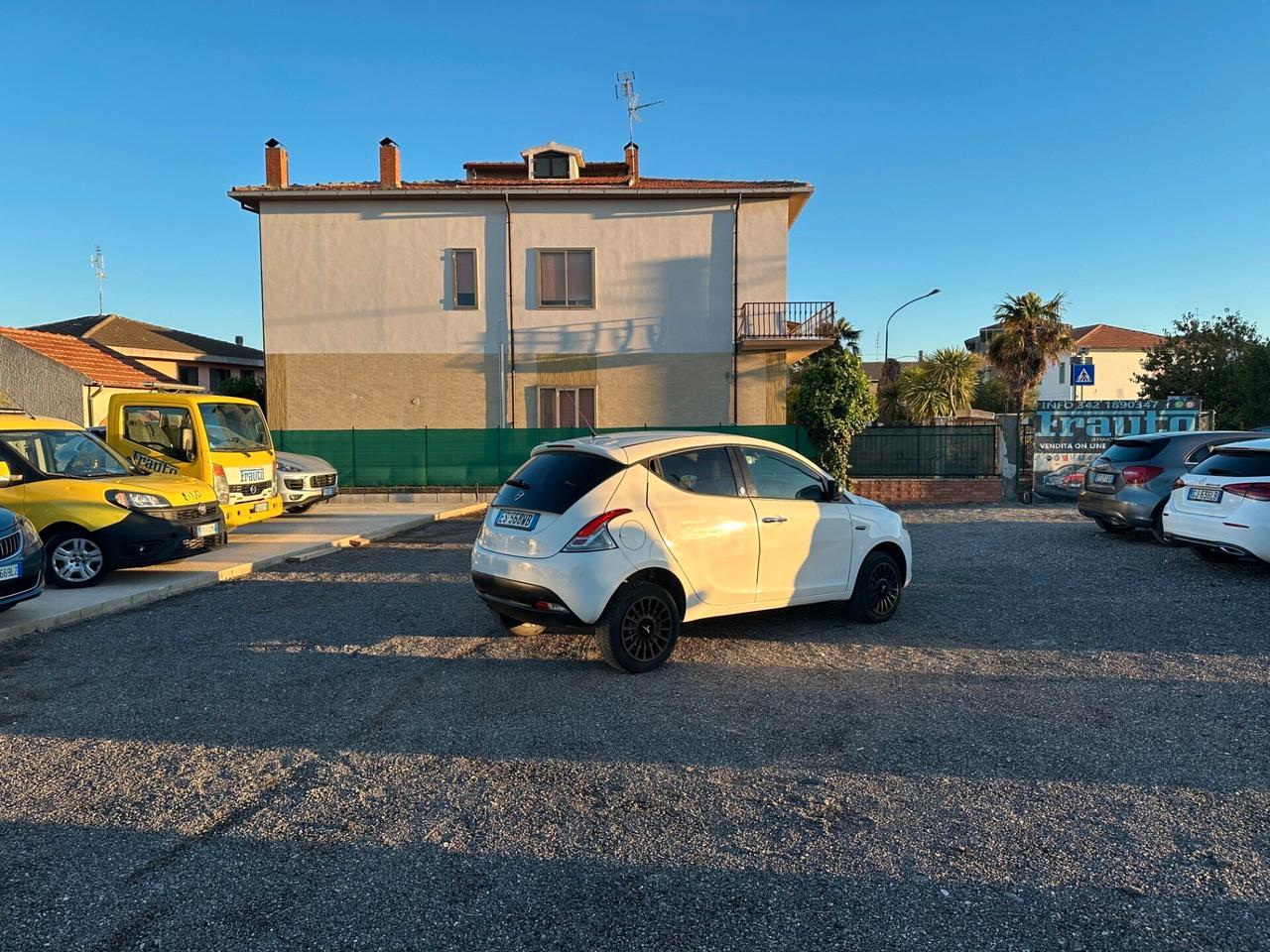 Lancia Ypsilon 0.9 TwinAir 85 CV 5 porte Metano Ecochic Gold