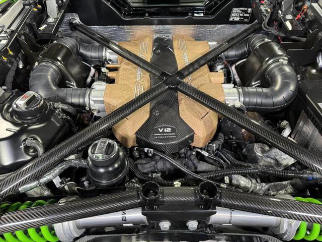 LAMBORGHINI Aventador SVJ 6.5 V12 Roadster 6.5 W12 770HP "VERDE MANTIS"