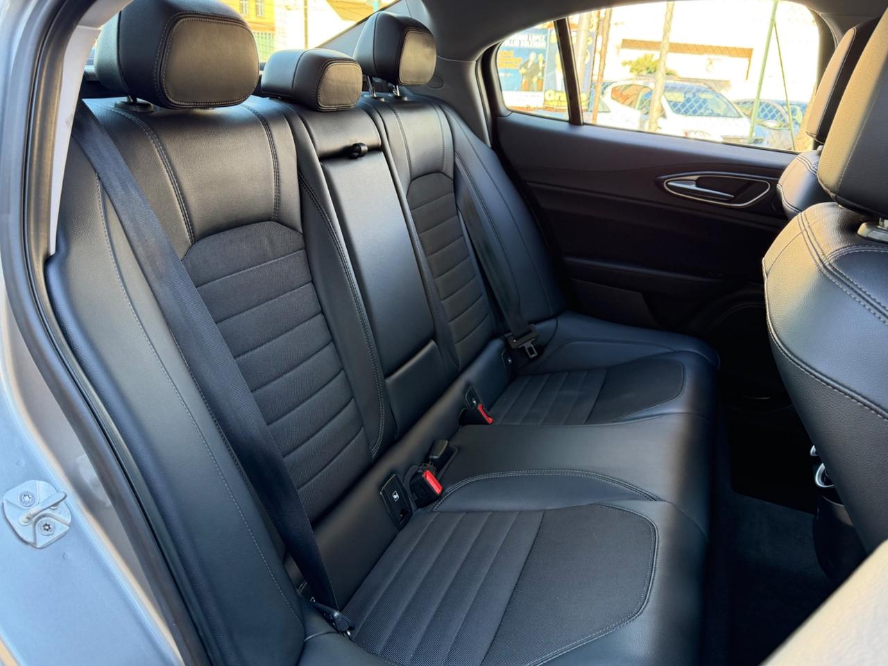 Alfa Romeo Giulia 2.2 Turbodiesel 180 CV AT8 Super