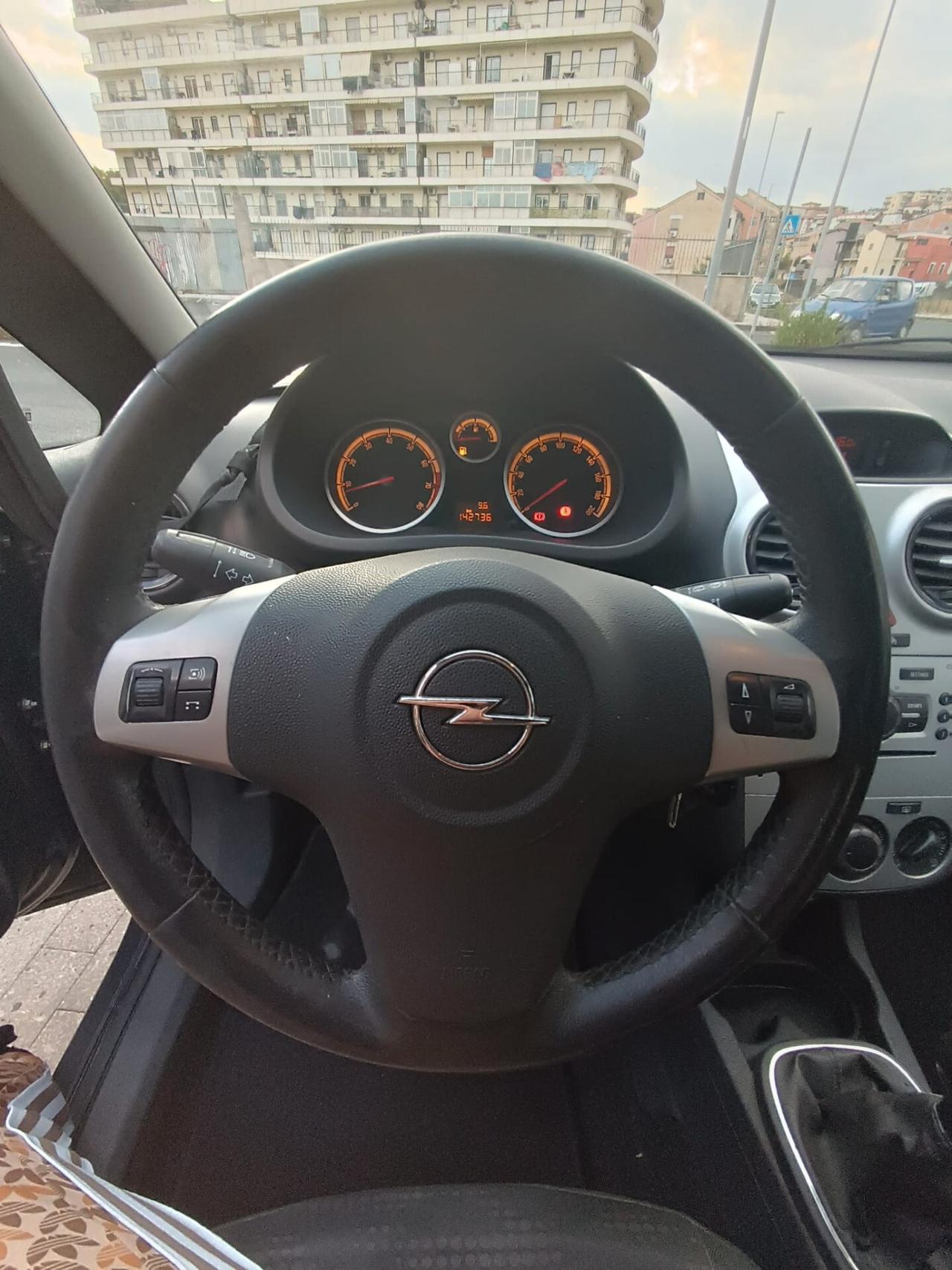 Opel Corsa 1.2 5 porte Cosmo
