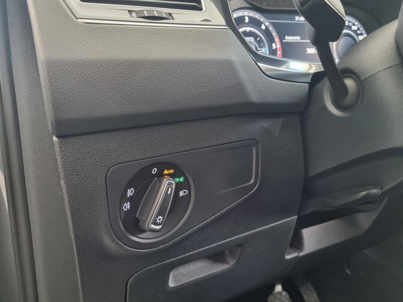 Volkswagen Tiguan 1.6 TDI SCR R-Line, VIRTUAL COCKPIT, KEYLESS