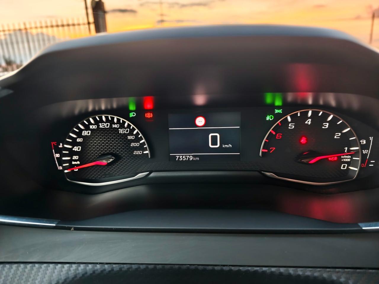 Peugeot 2008 1.5 110CV - PARI AL NUOVO