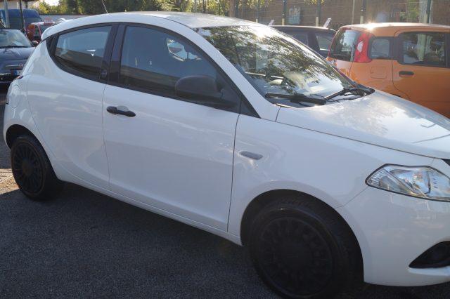 LANCIA Ypsilon 1.0 FireFly 5 porte S&S Hybrid Ecochic Silver