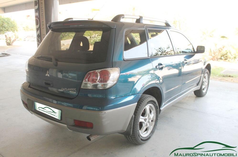 Mitsubishi Outlander 2.4i 16V 4WD Sport