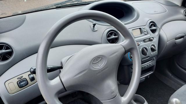 TOYOTA Yaris 1.0i 16V cat 5 porte '03 140.000 Km