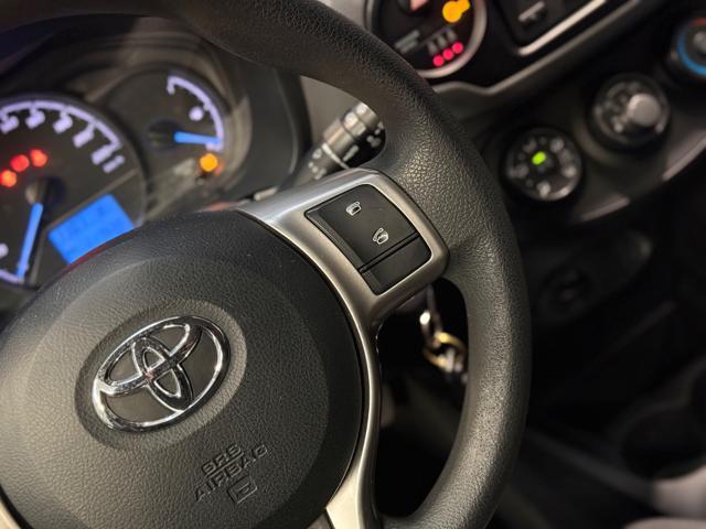 TOYOTA Yaris 1.0 5 porte Cool