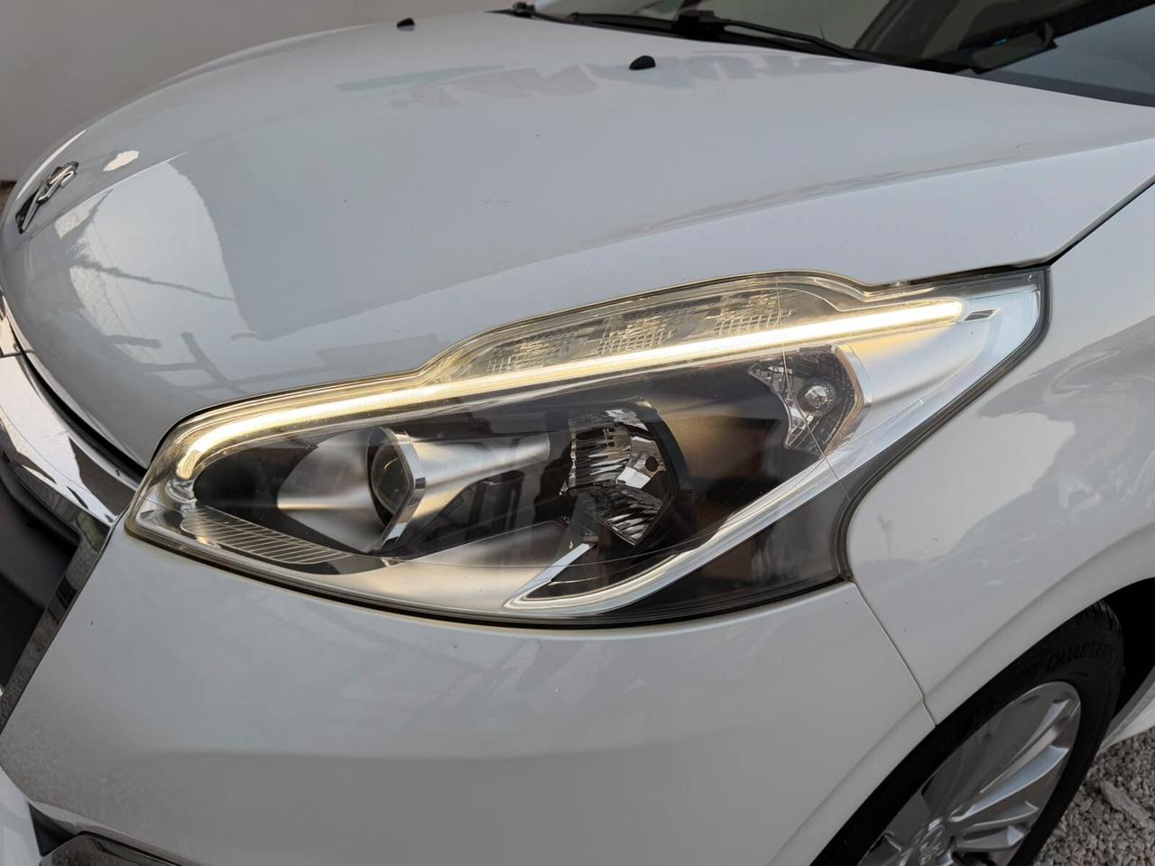 Peugeot 208 Allure AUTOCARRO 5 POSTI