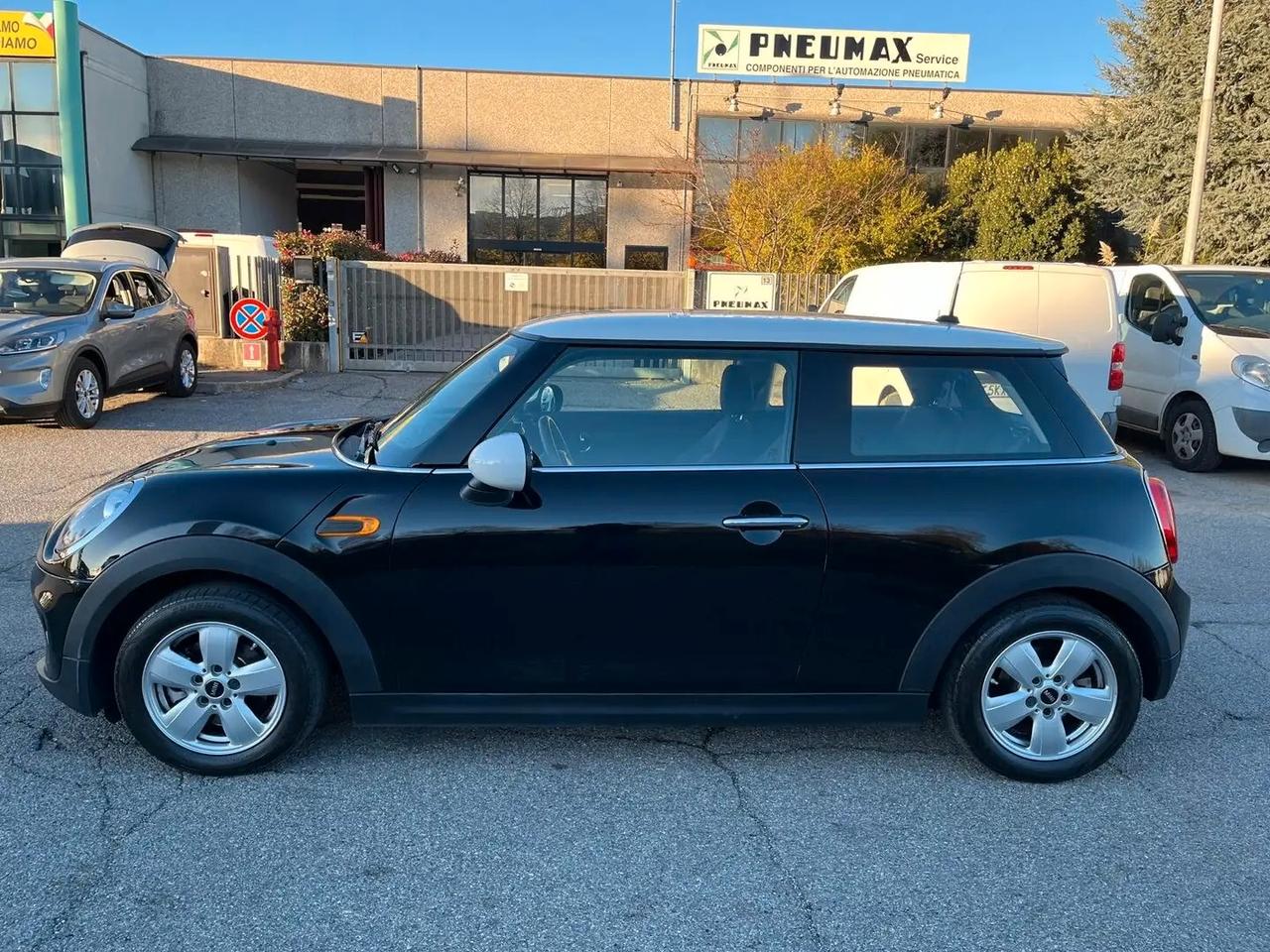 Mini Cooper D 1.5 3p auto