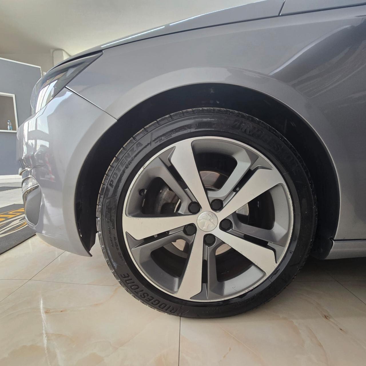 Peugeot 308 BlueHDi 120 S&S EAT6 SW Allure