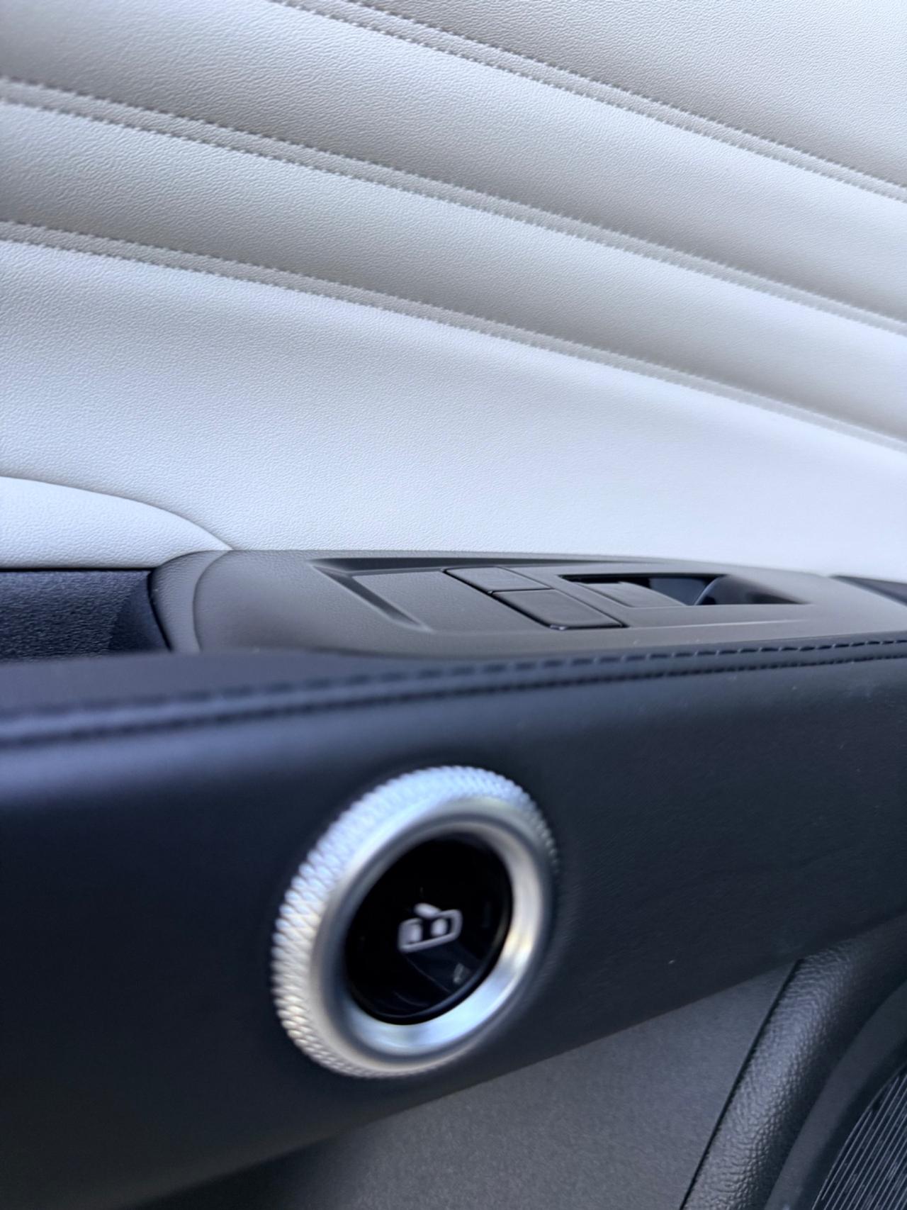 Maserati Grecale MHEV (BENZINA/ELETTRICXA) 300 CV GT ,VIRTUAL COCKPIT,LUCI SOFFUSE,APPLE CARPLAY,TELECAMERA