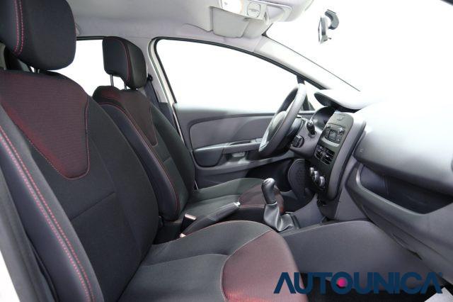 RENAULT Clio 1.2 75 CV 5 PORTE LIFE NEOPATENTATI