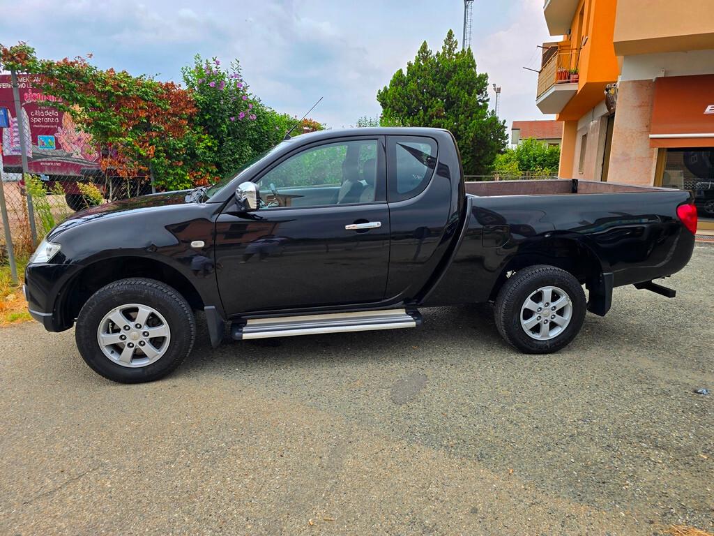 Mitsubishi L200 2.5 DI-D/136CV CLUB CUB INVITE