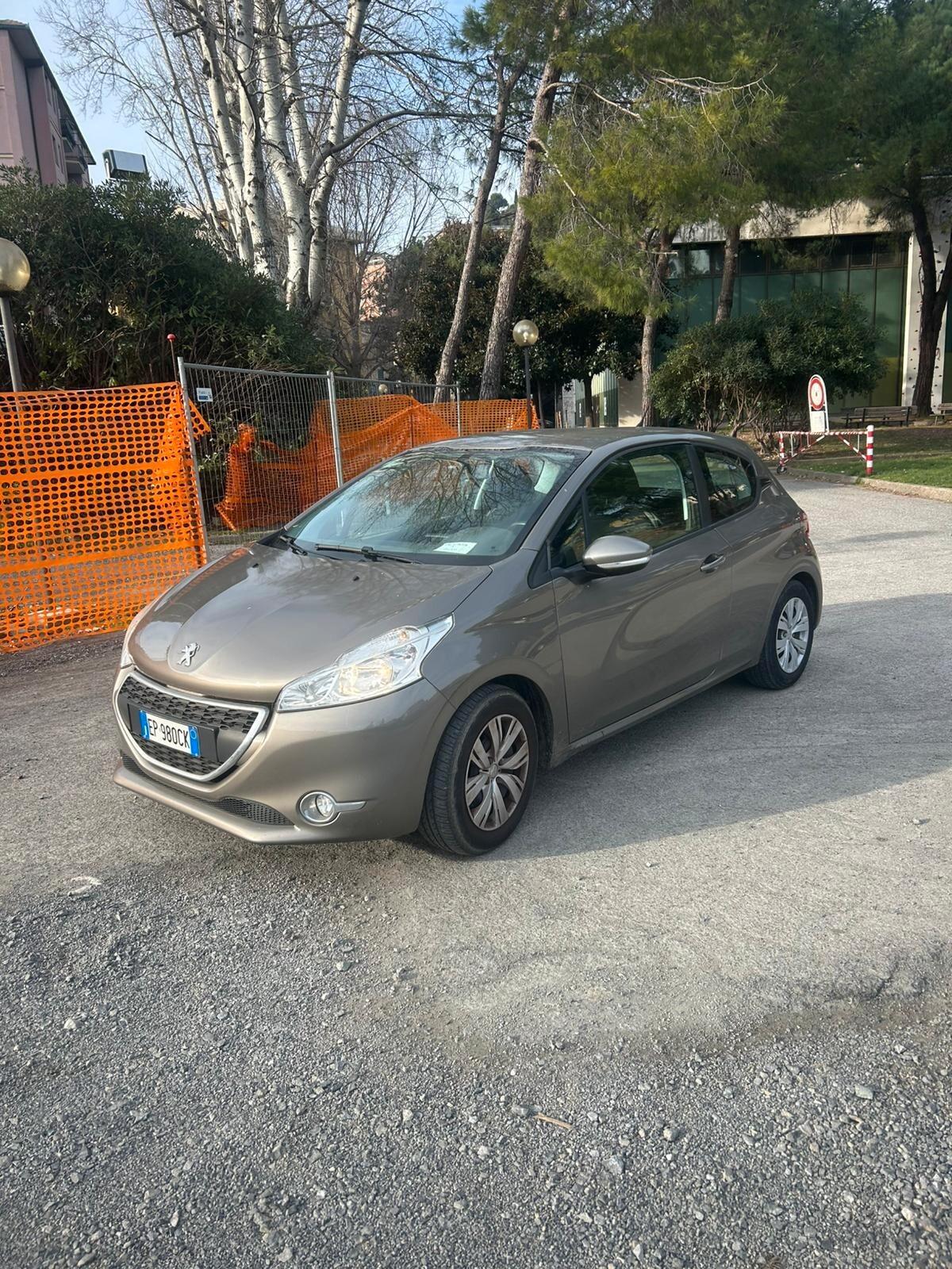 Peugeot 208 1.2 VTi 82 CV 3 porte Allure