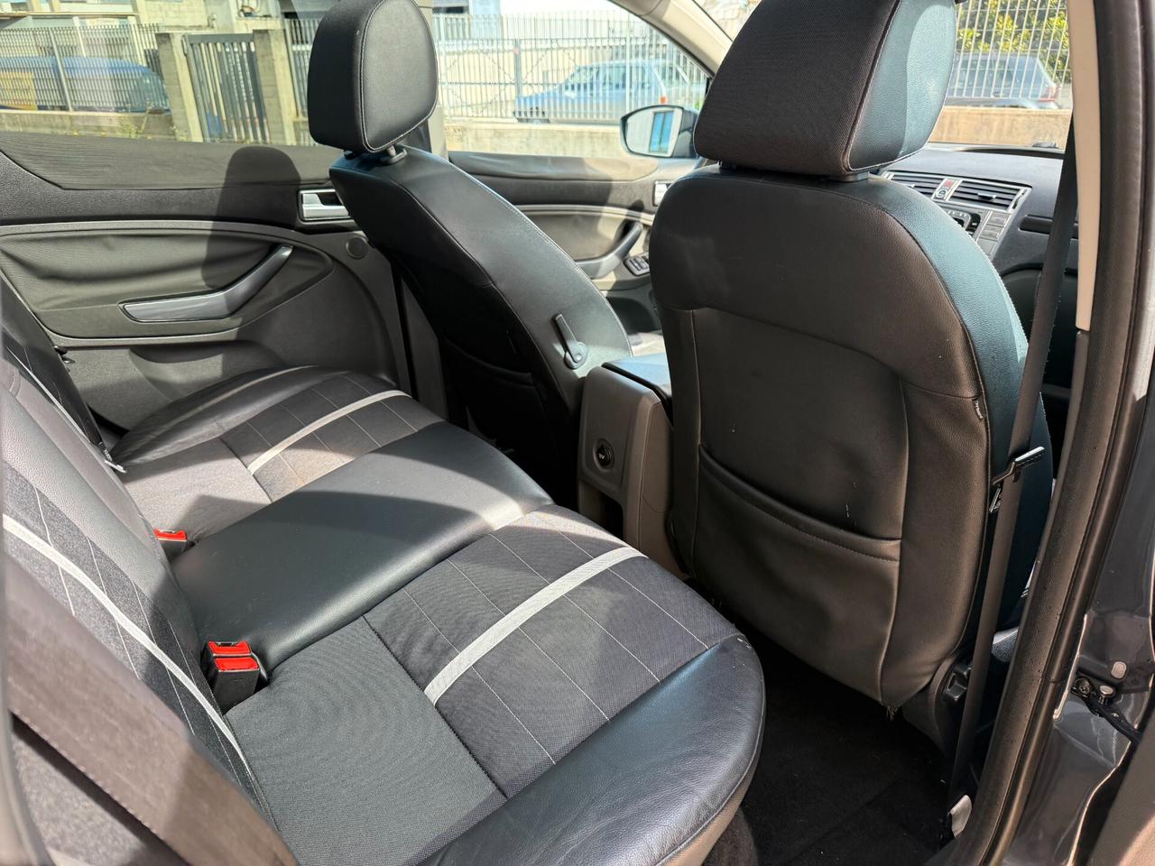 Ford Kuga 2.0 TDCi 136 CV 4WD Titanium DPF Tetto