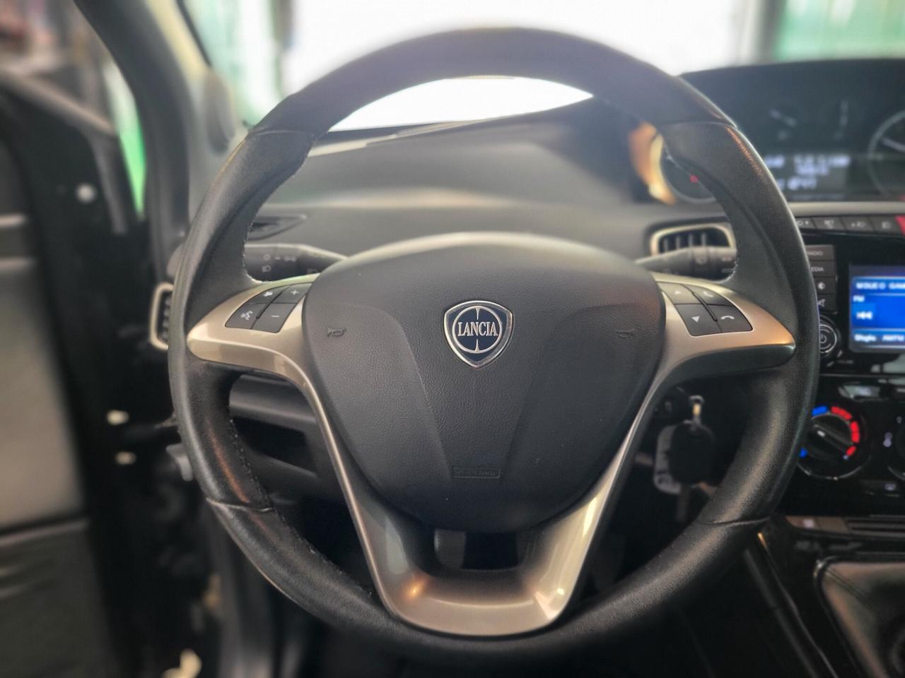 Lancia Ypsilon 1.2 69 CV 5 porte Platinum PREZZO REALE!!