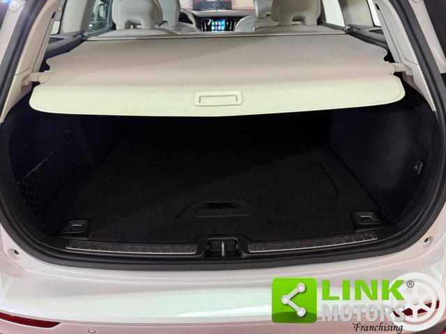 VOLVO V60 B4 (d) aut Ultimate Dark IVA ESP. GARANZIA 24