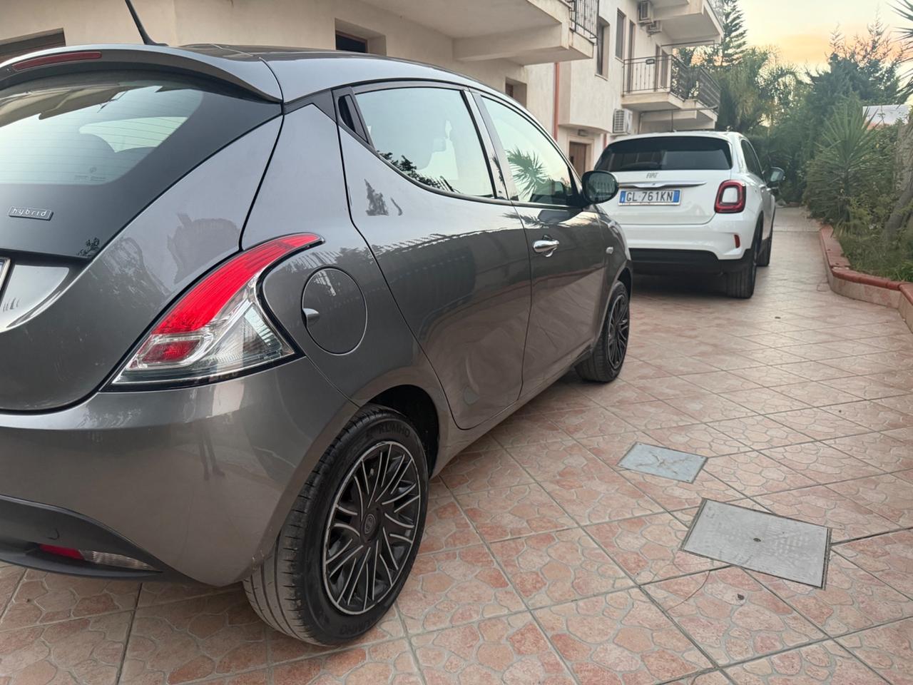 Lancia Ypsilon 1.0 FireFly 5 porte S&S Hybrid Silver Plus