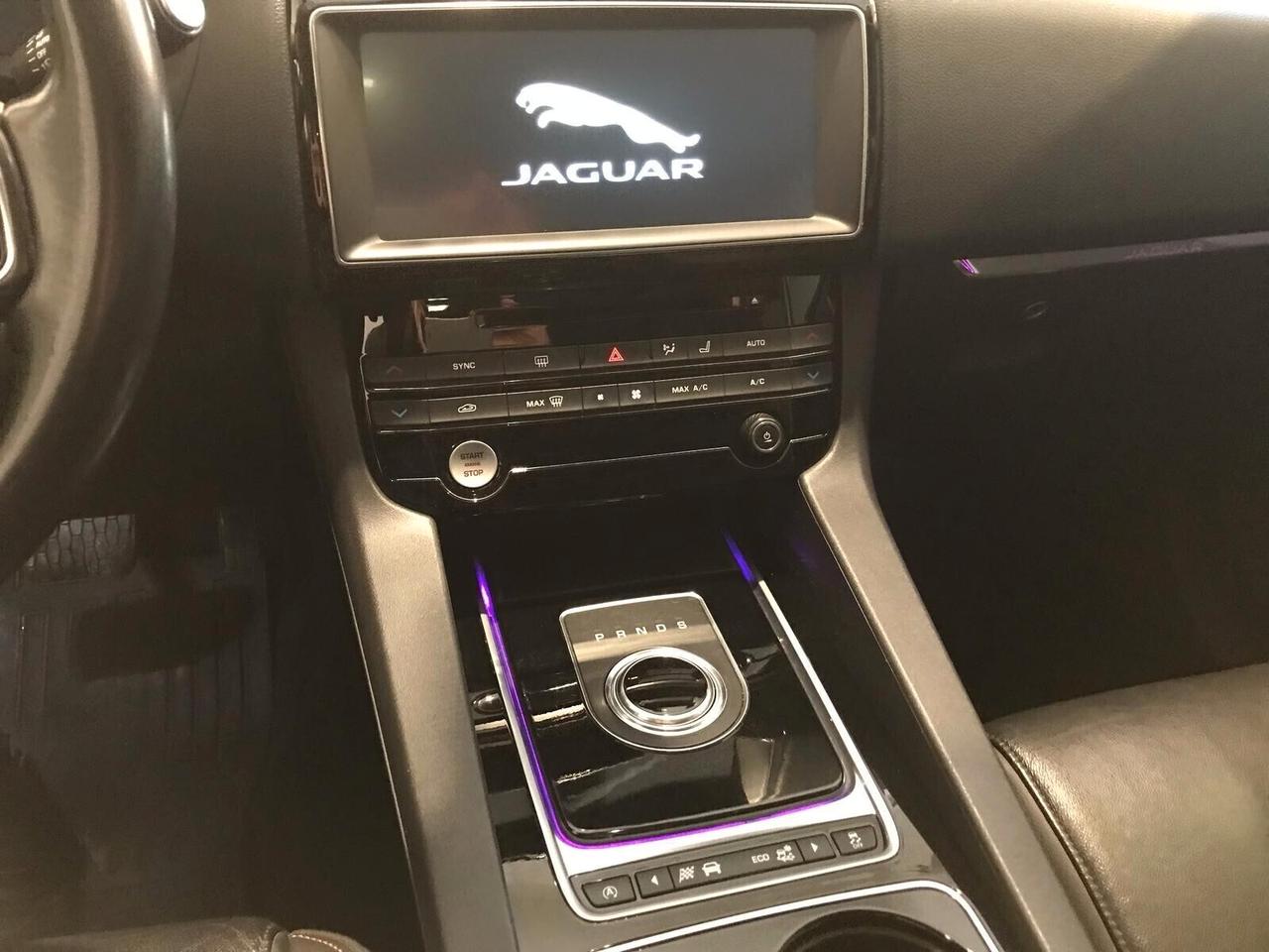 Jaguar F-Pace 2.0 D 180 CV Prestige Panoramico