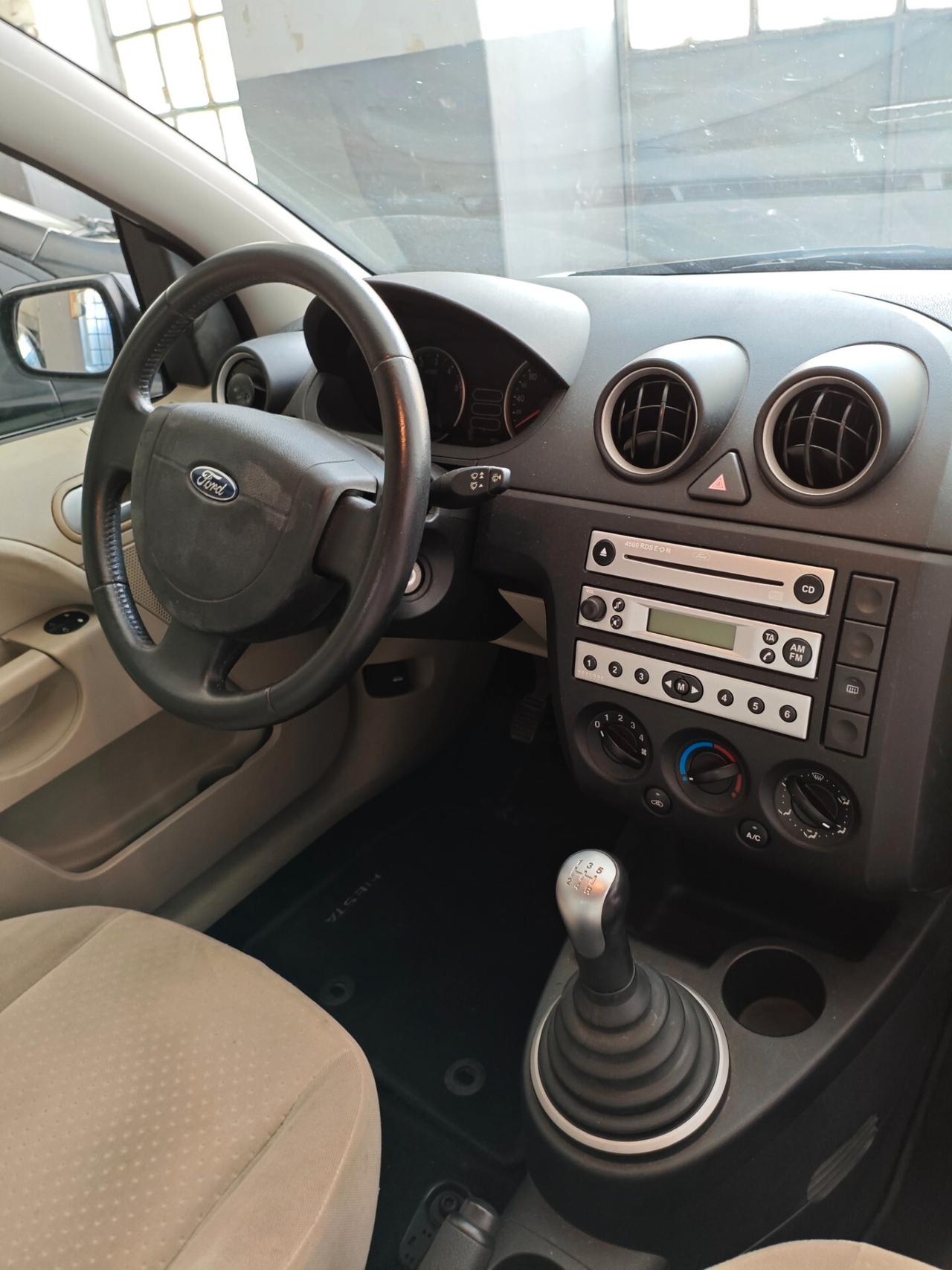 Ford Fiesta 1.4 TDCi 5p. Ghia