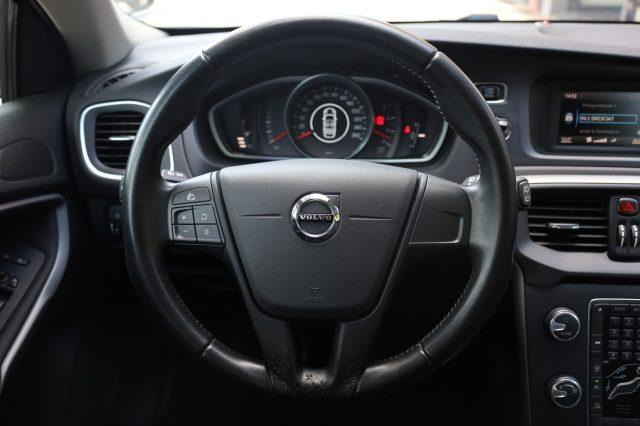 VOLVO V40 D2 2.0d UniPropietario Tagliandata per NEOPATENTAT