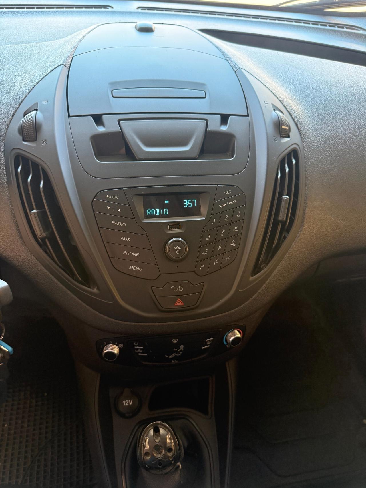 FORD TRANSIT COURIER