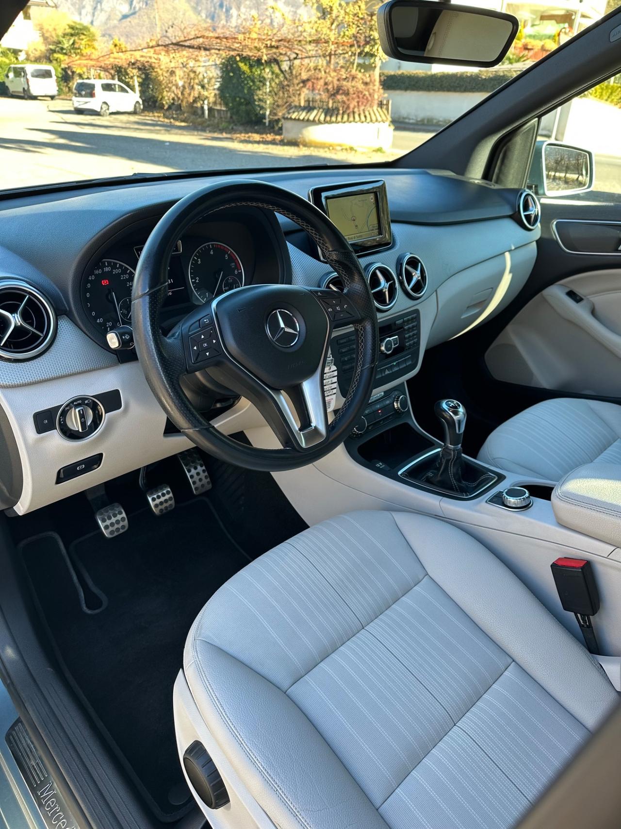 Mercedes-benz B 200 B 200 CDI BlueEFFICIENCY Premium