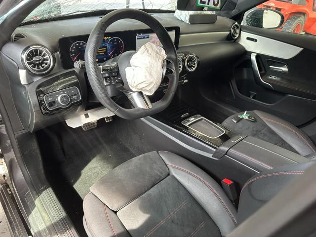 MERCEDES-BENZ A 180 D AUTOMATIC AMG LINE PREMIUM