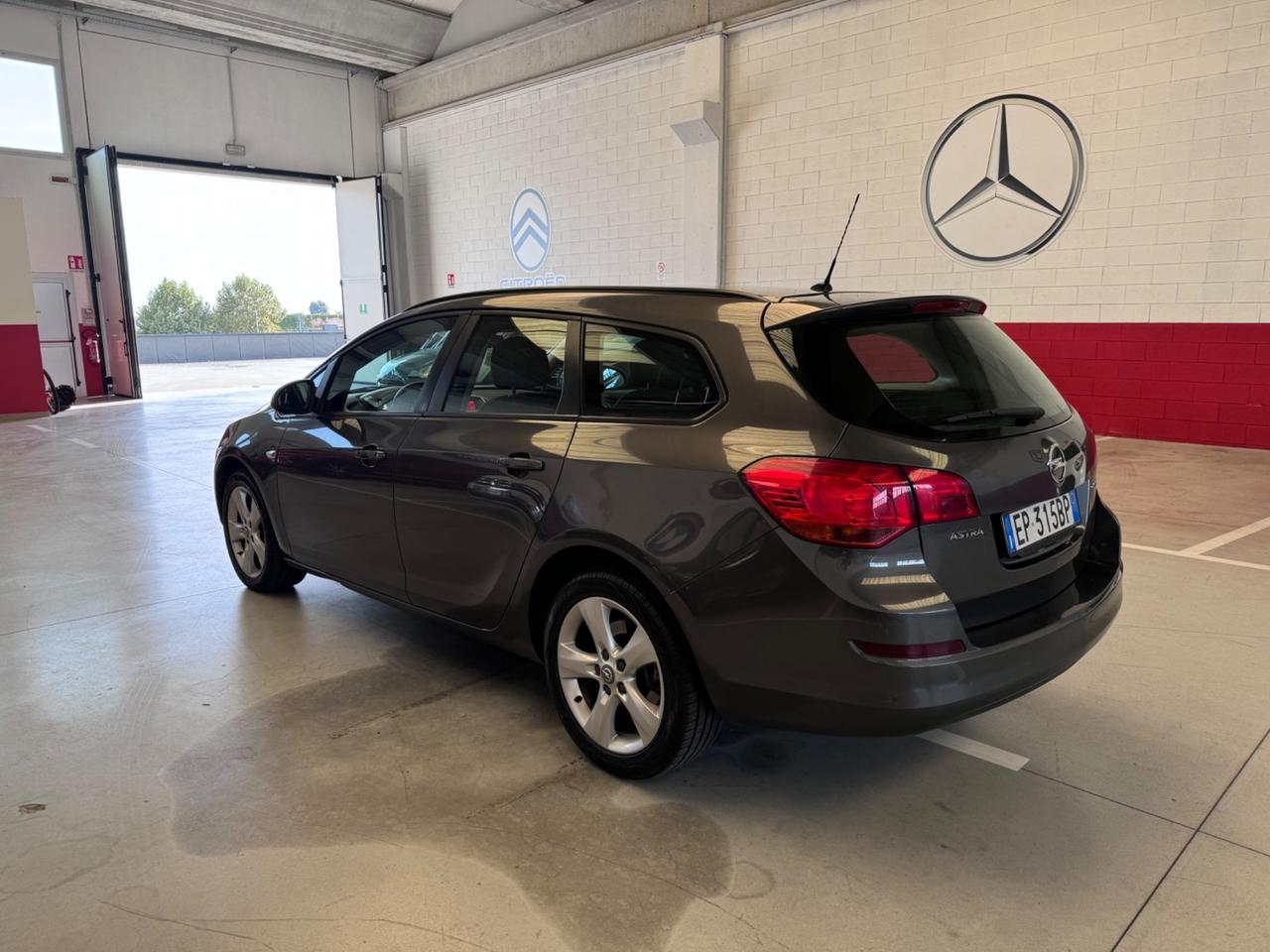 Opel Astra 1.7 CDTI 110CV Sports Tourer Cosmo