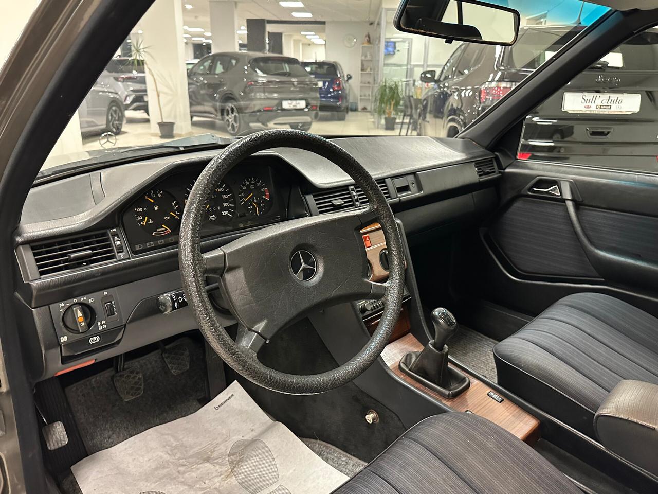 Mercedes-benz 200 E benzina Berlina 122 CV - 1986