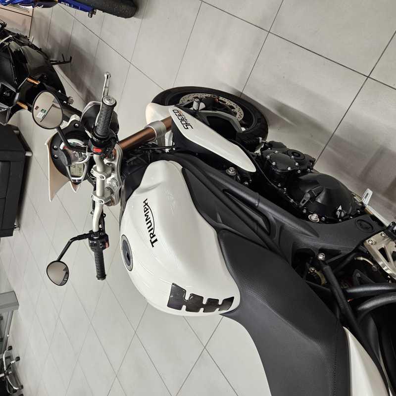Triumph Speed Triple 1050 - 2011