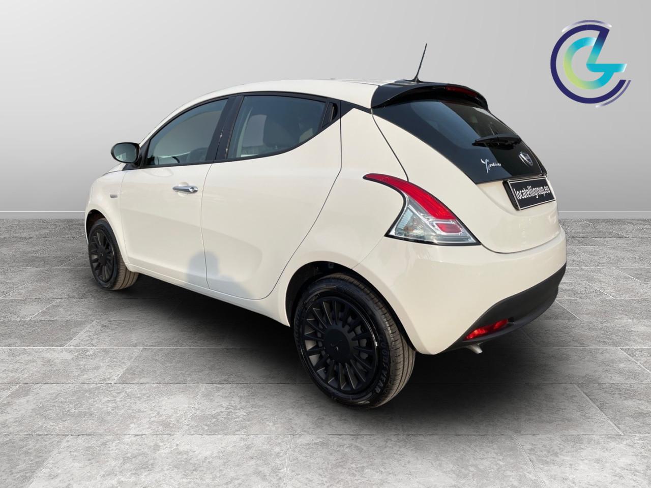 LANCIA Ypsilon III 2021 - Ypsilon 1.0 firefly hybrid Silver s&s 70cv