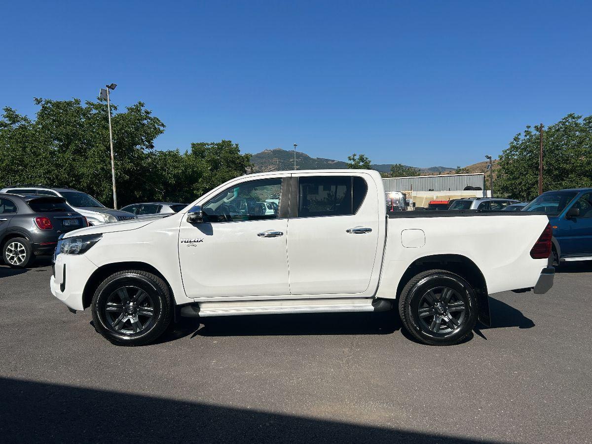 TOYOTA - Hilux 2.4 d-4d 4x4 EXECUTIVE TELECAMERA