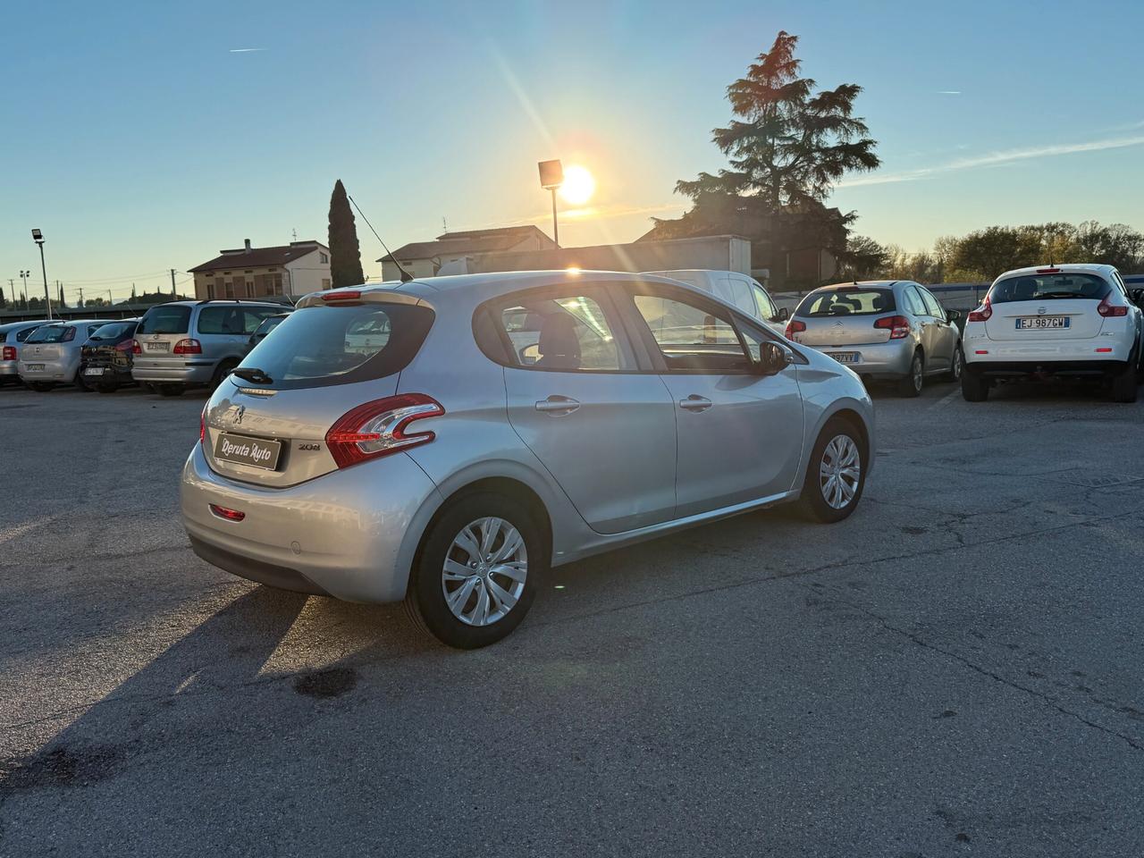 Peugeot 208 1.4 HDi 68 CV 5 porte Allure