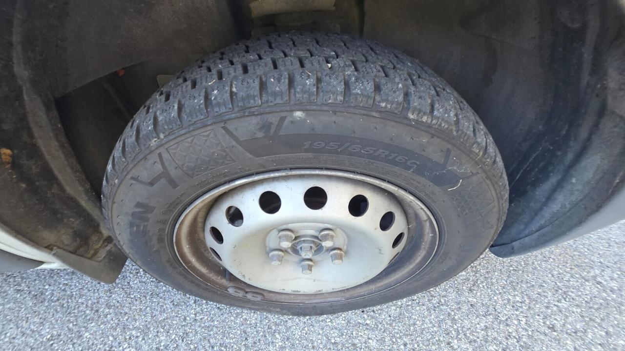 Renault Trafic T29 1.9 dCi/100CV PC-TN Combi