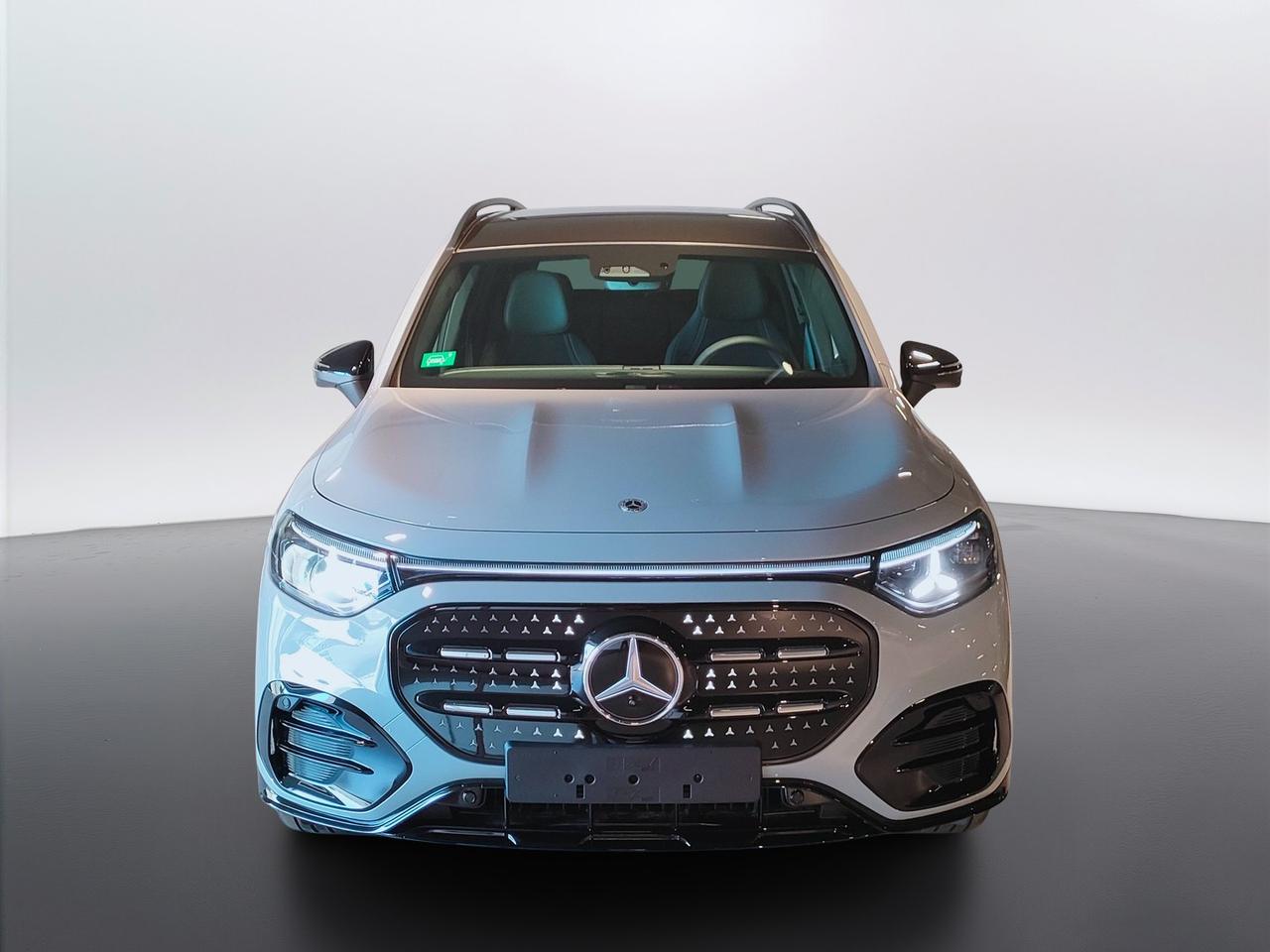 Mercedes-Benz GLB 250+ con tecnologia EQ