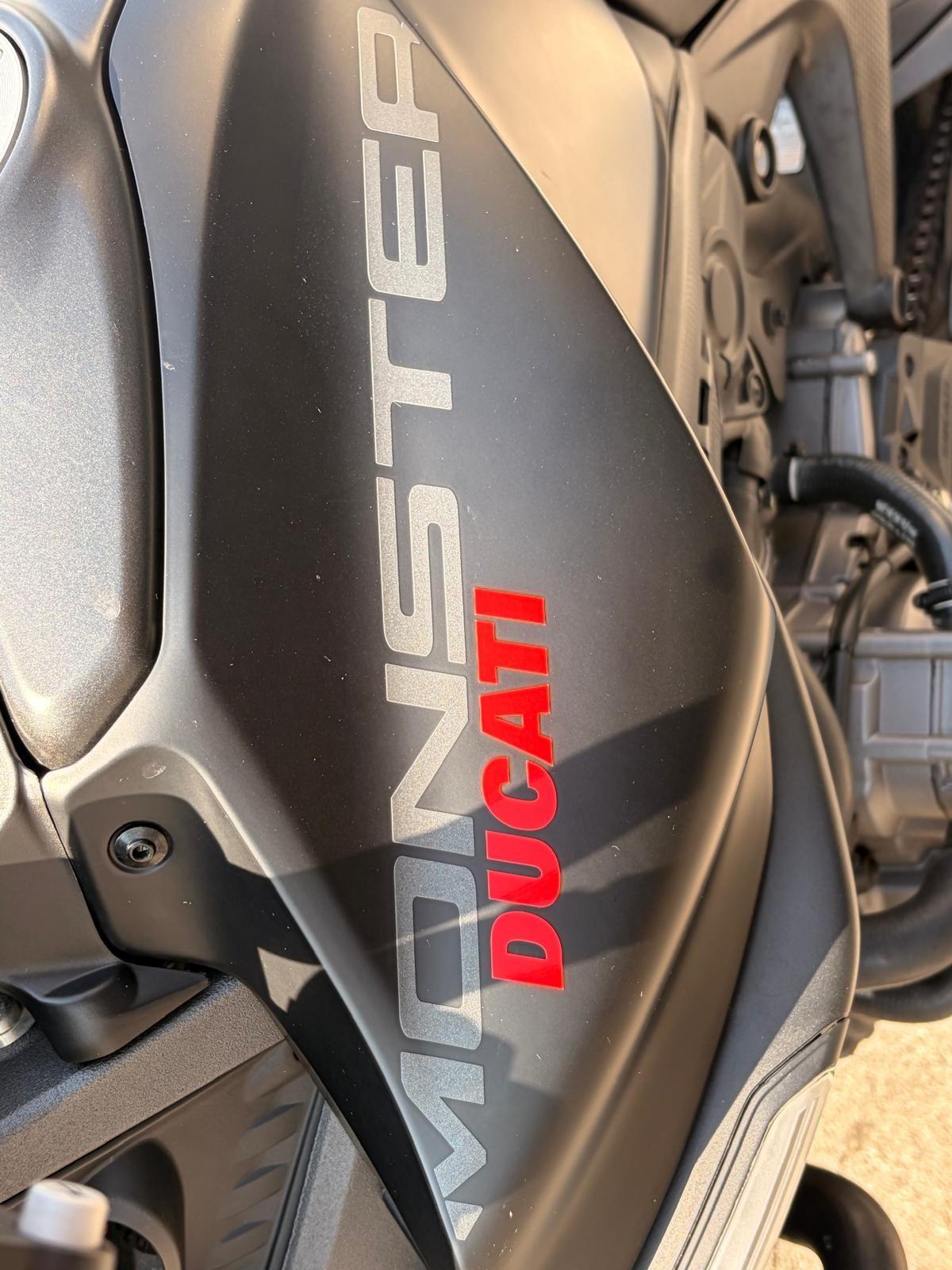 Ducati Monster 937