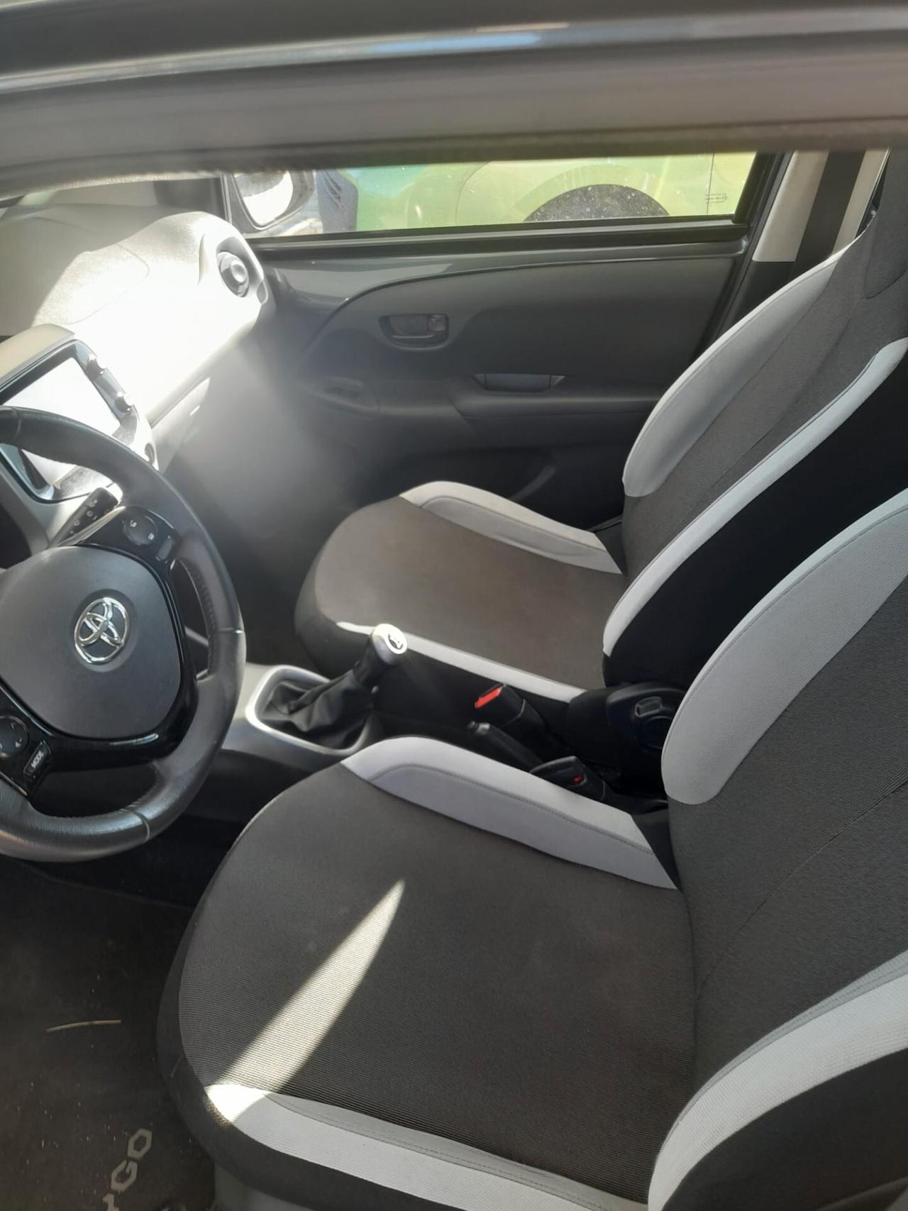 Toyota Aygo 1.0 12V VVT-i 5 porte Active Connect