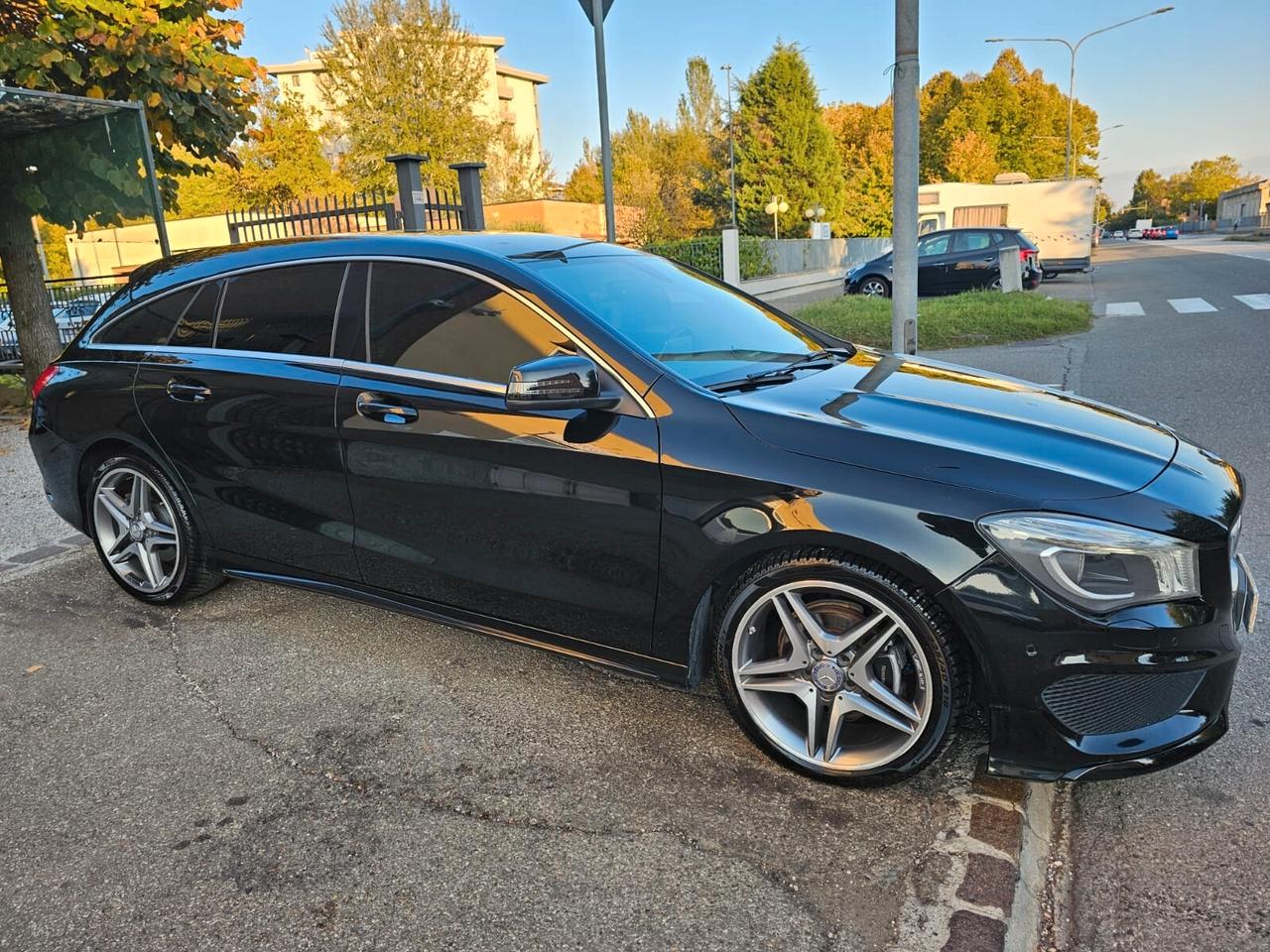 Mercedes-benz CLA 200d 136cv Shooting Brake Premium*AMG*