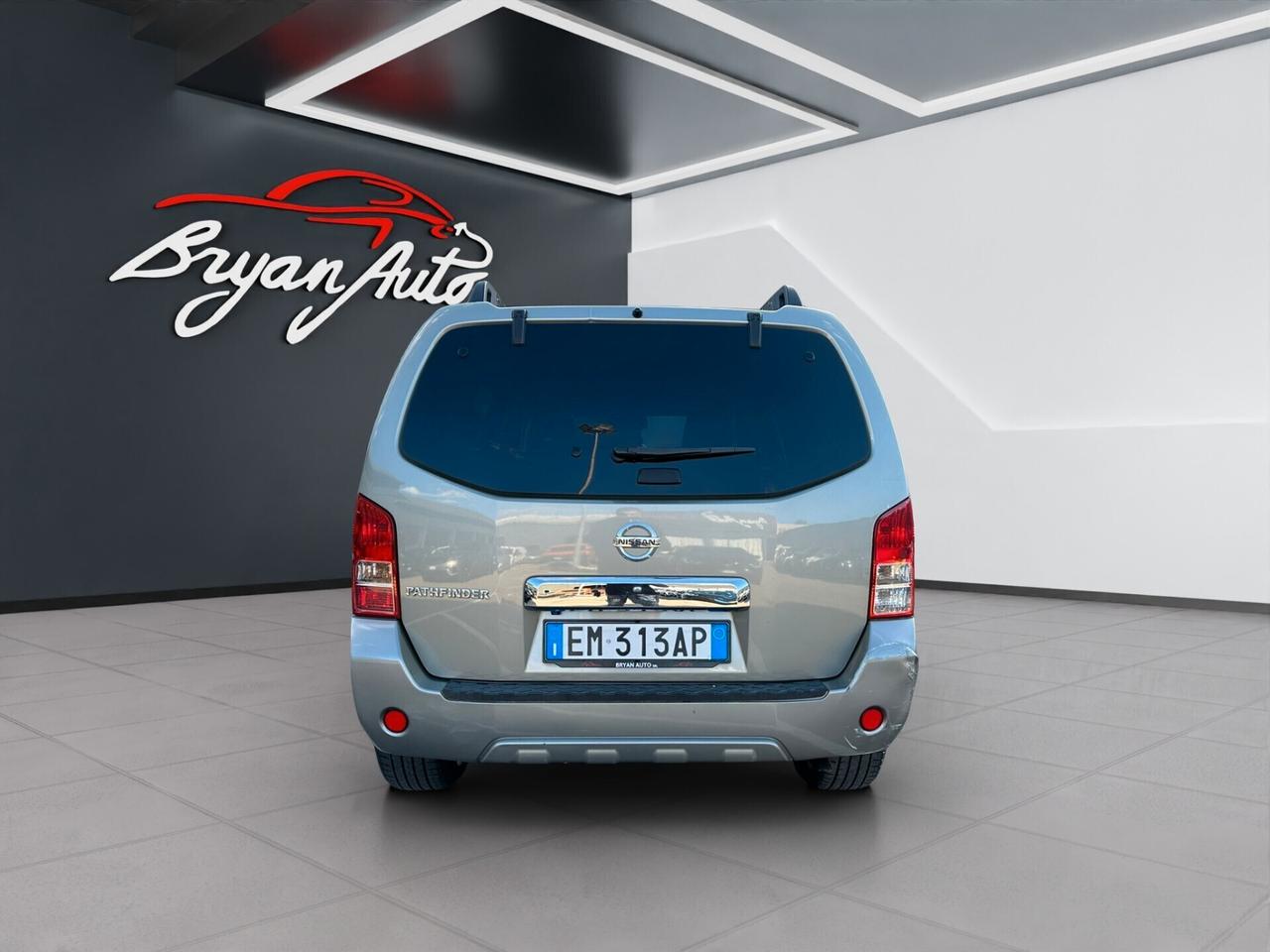 Nissan Pathfinder 2.5 dCi LE AUTO 7 POSTI