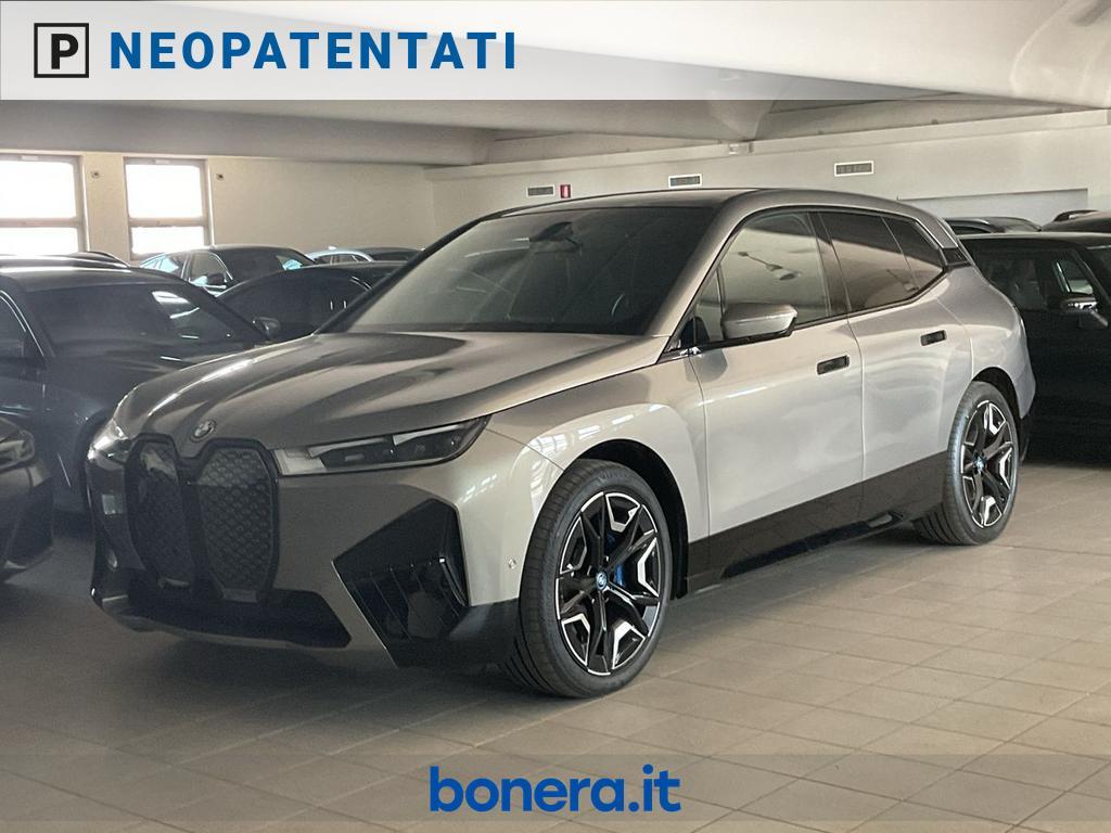 BMW iX 40 pacchetto sportivo xDrive