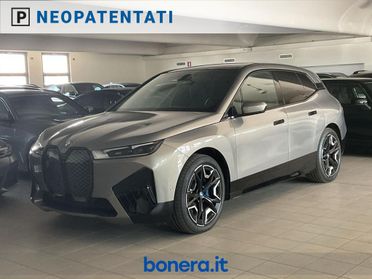 BMW iX 40 pacchetto sportivo xDrive