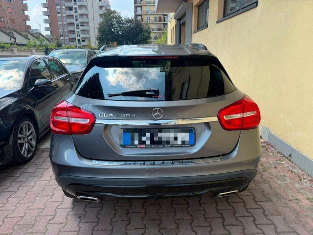 MERCEDES-BENZ GLA 200 d Automatic Sport
