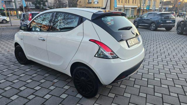 LANCIA Ypsilon 1.0 FireFly 5 porte S&S Hybrid Silver Plus