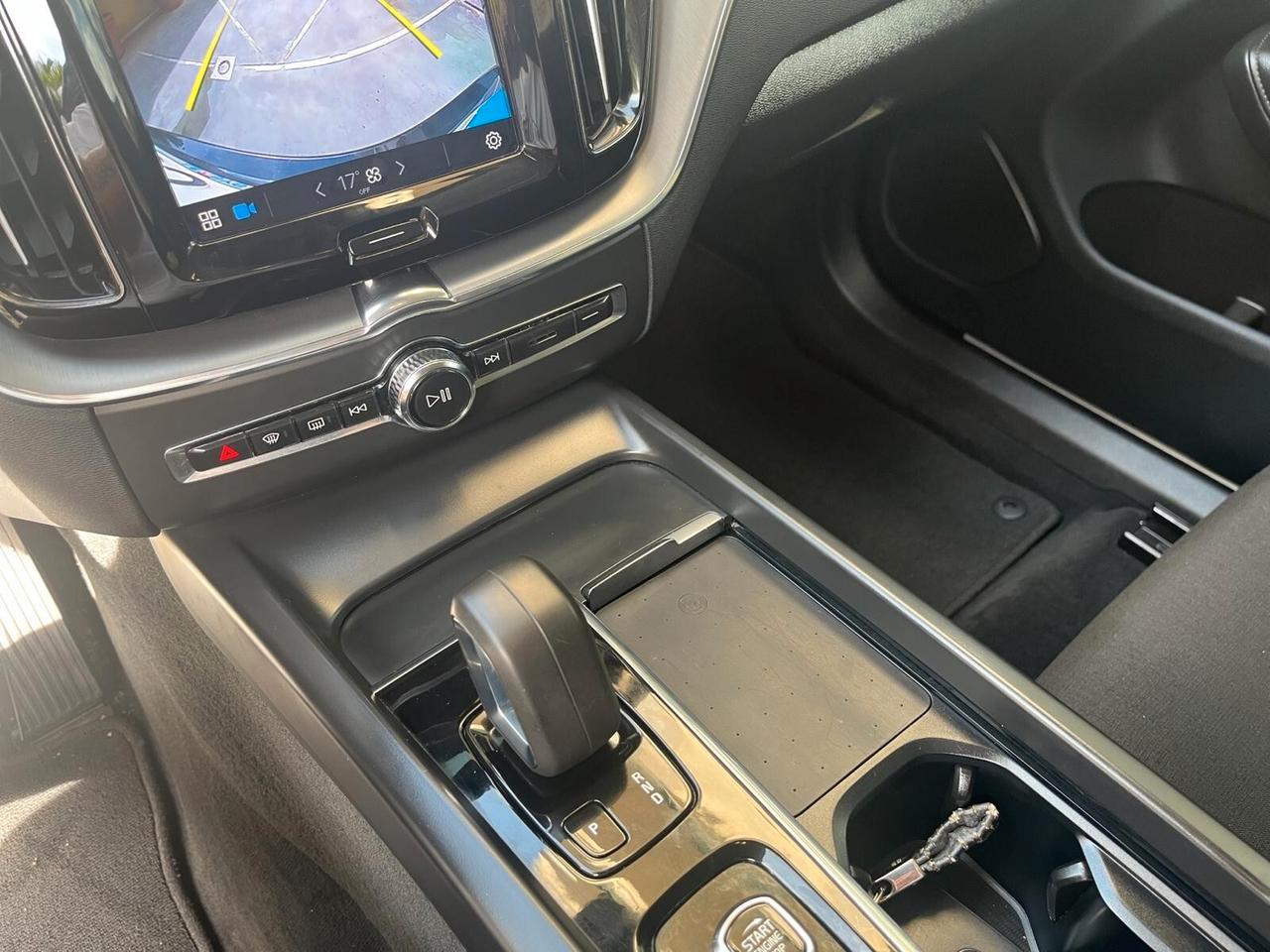 Volvo XC 60 XC60 B5 (d) AWD automatico Ultimate Dark 2022