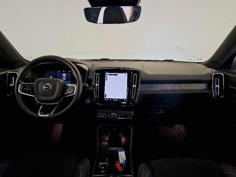 VOLVO XC40 B4 AWD automatico Ultimate Dark