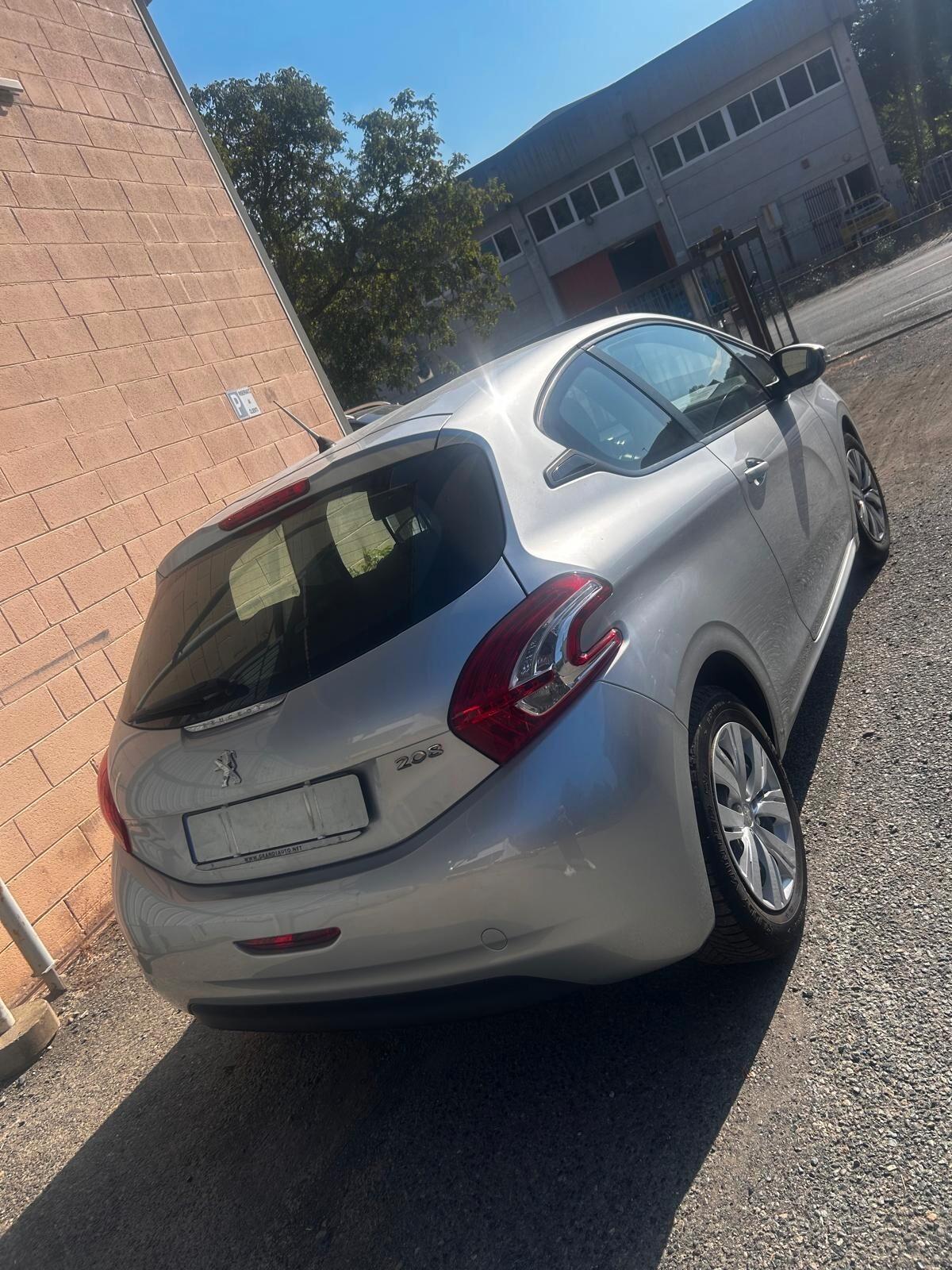 Peugeot 208 1.4 HDi 68 CV 3 porte Access