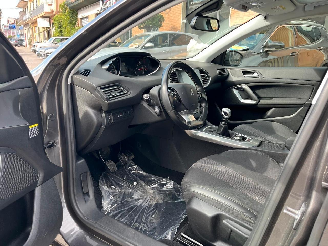 Peugeot 308 BlueHDi 130 S&S Allure TETTO