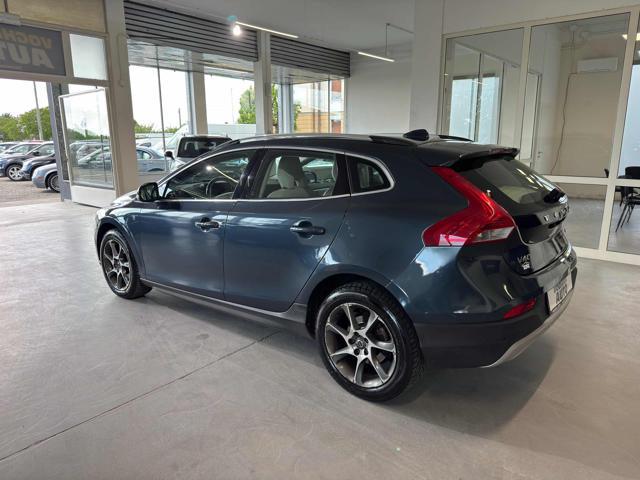 VOLVO V40 Cross Country D3 Geartronic Momentum