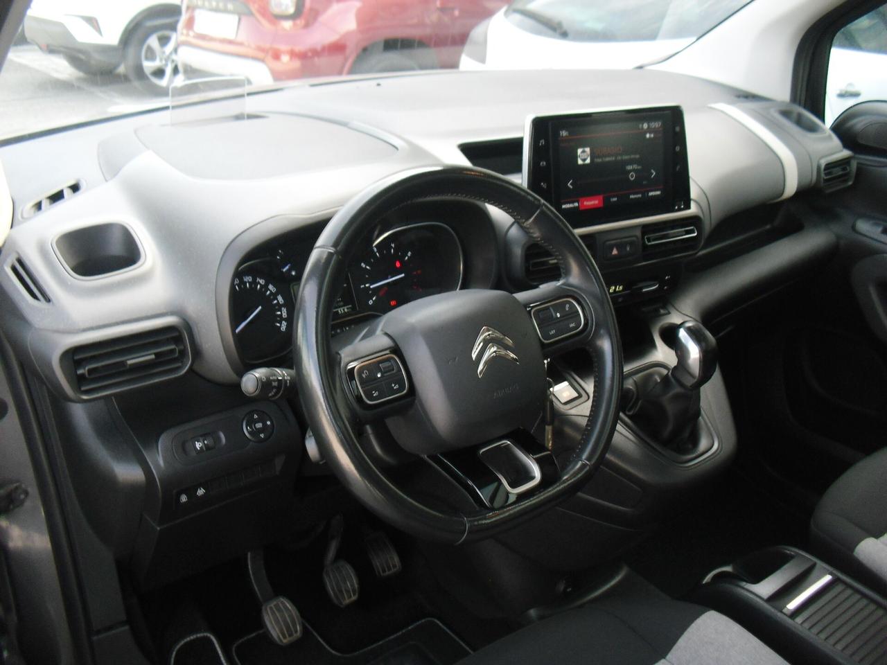 Citroen Berlingo BlueHDi 100 M Shine, full opt, ottime condizioni!!